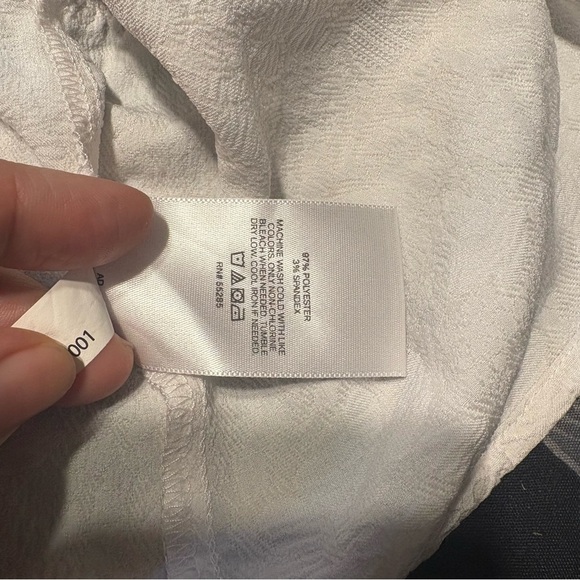 Express Women’s Elegant White Textured Peplum Puff Sleeves Sleeve Top SZ M - Picture 4 of 9